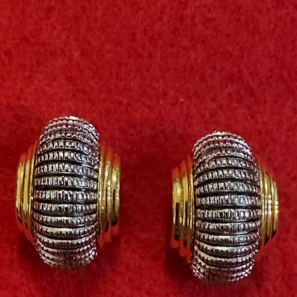 Joan Rivers Vintage Signed Gold/Silver Dome Statement Clip Earrings